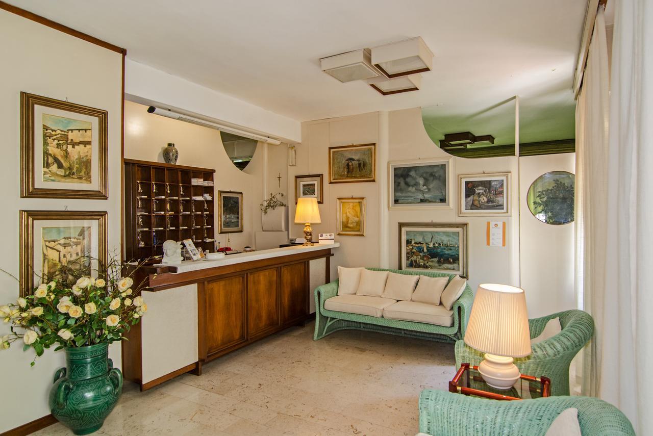 Hotel San Domingo リド・ディ・カマイオーレ エクステリア 写真